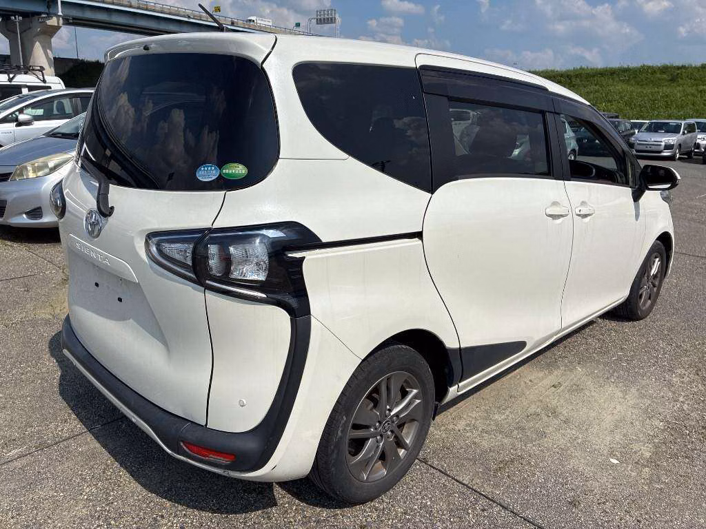 TOYOTA SIENTA