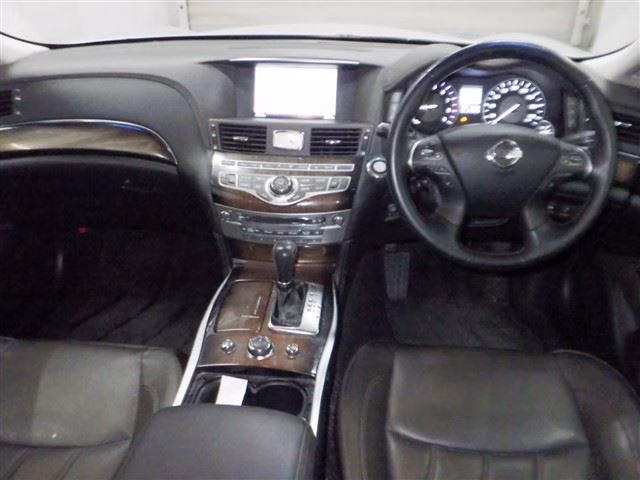 NISSAN FUGA