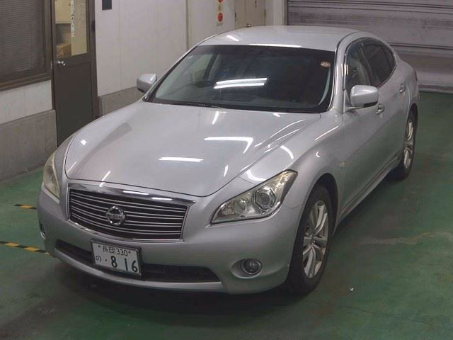 NISSAN FUGA