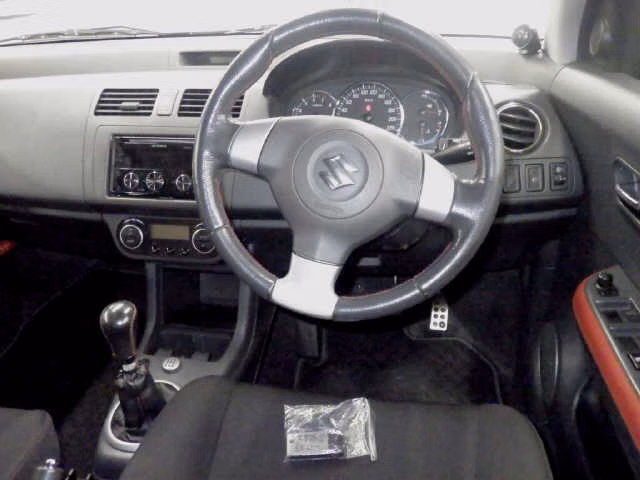 SUZUKI SWIFT