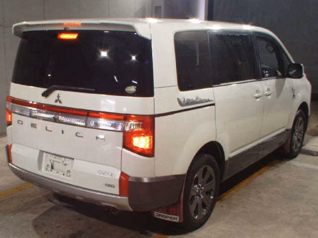 MITSUBISHI DELICA D:5
