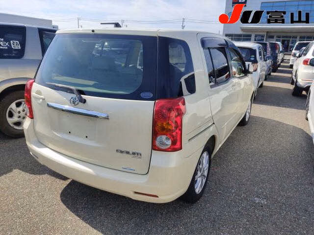 TOYOTA RAUM