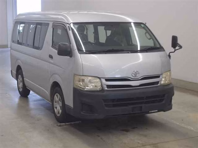 TOYOTA HIACE