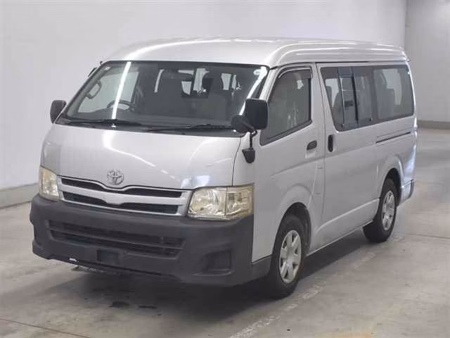 TOYOTA HIACE