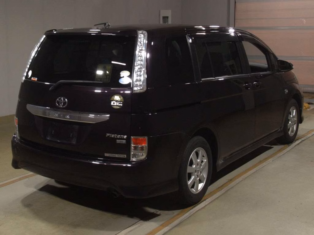 TOYOTA ISIS