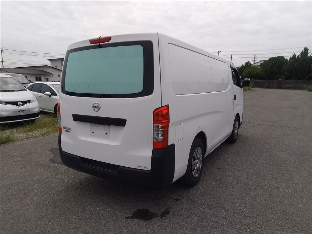 NISSAN NV350 CARAVAN