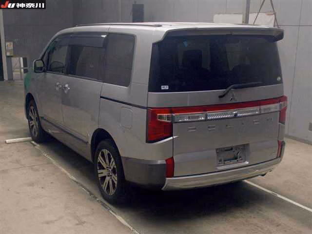 MITSUBISHI DELICA D:5