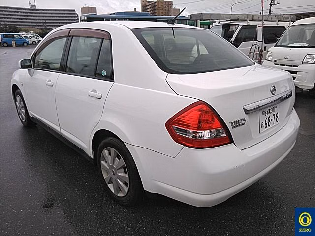 NISSAN TIIDA LATIO