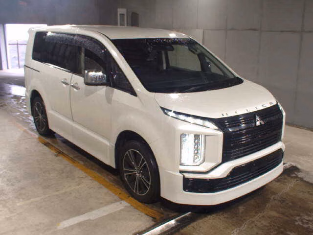 MITSUBISHI DELICA D:5