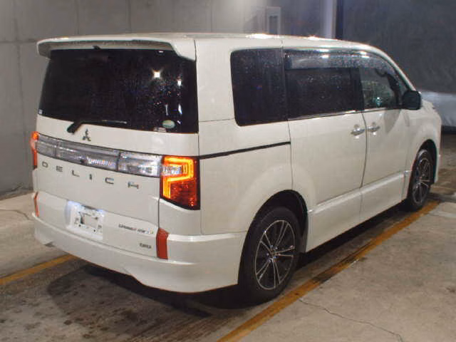 MITSUBISHI DELICA D:5