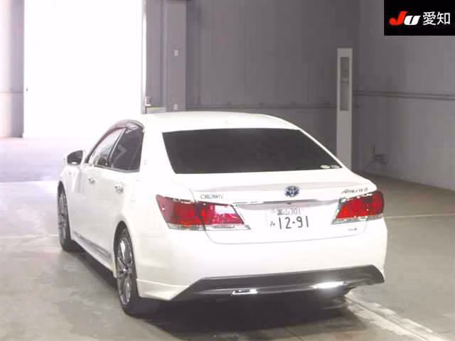 TOYOTA CROWN
