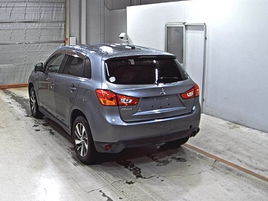 MITSUBISHI RVR