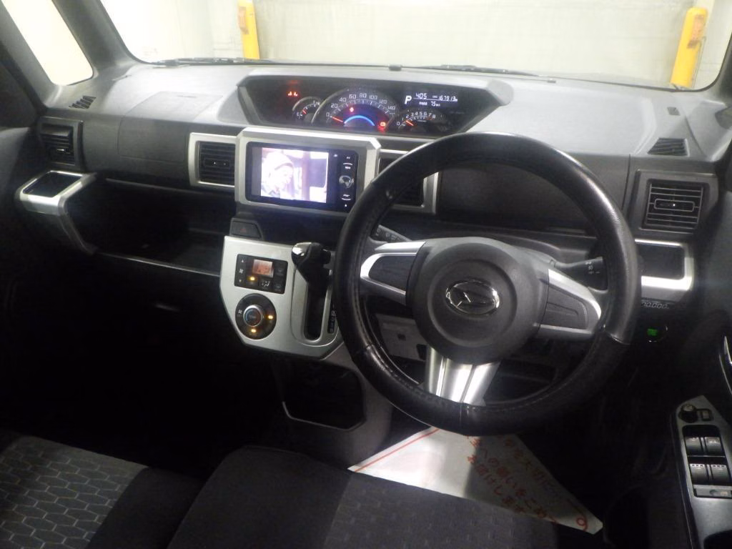 DAIHATSU WAKE