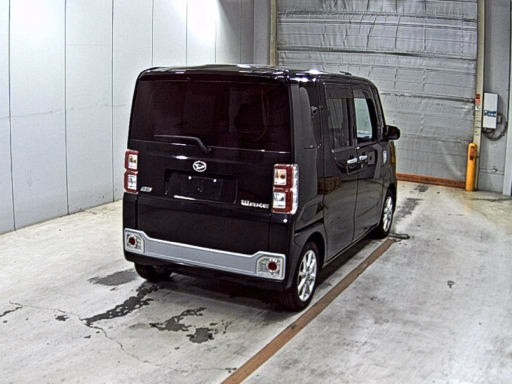 DAIHATSU WAKE