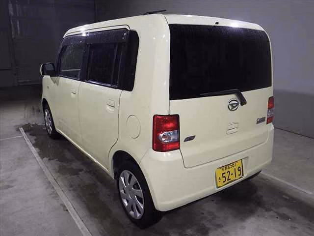 DAIHATSU MOVE CONTE