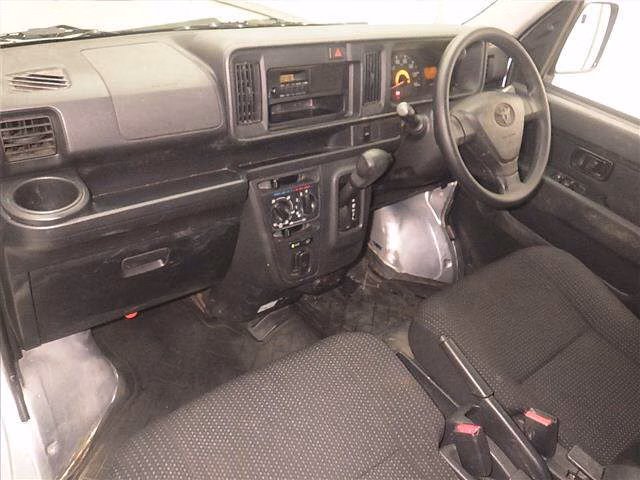 TOYOTA PIXIS VAN