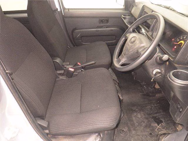 TOYOTA PIXIS VAN