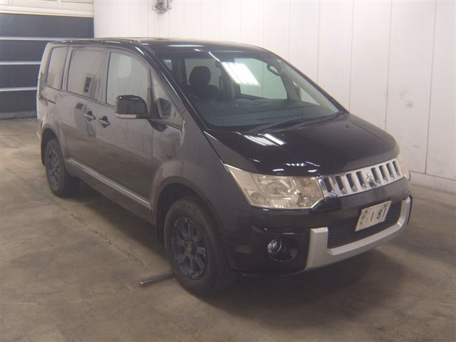 MITSUBISHI DELICA D:5