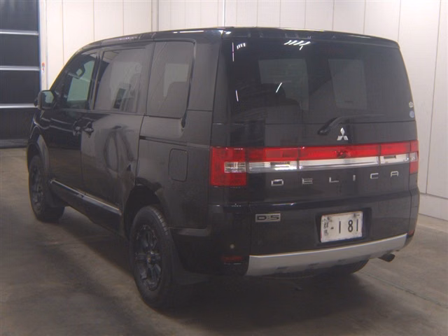 MITSUBISHI DELICA D:5
