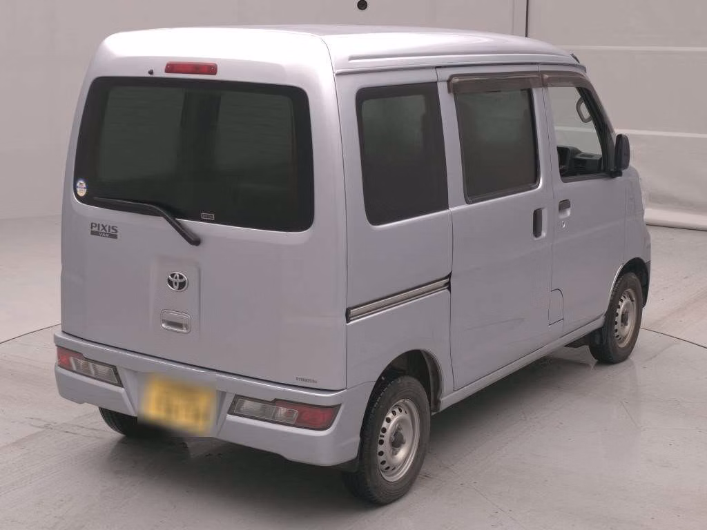 TOYOTA PIXIS VAN