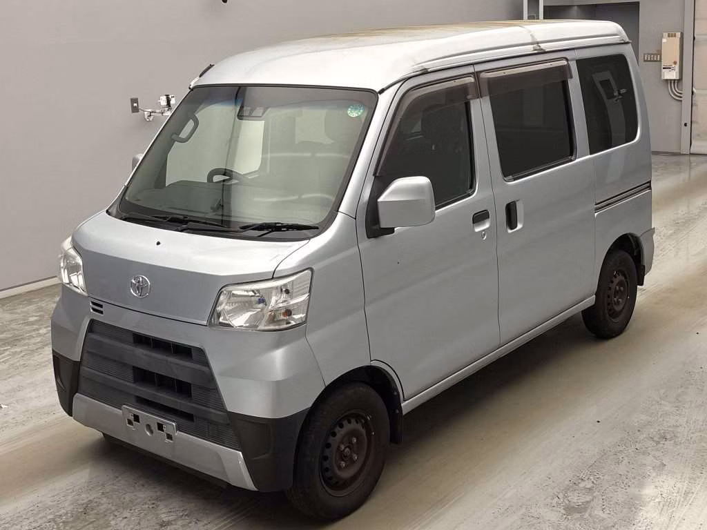 TOYOTA PIXIS VAN