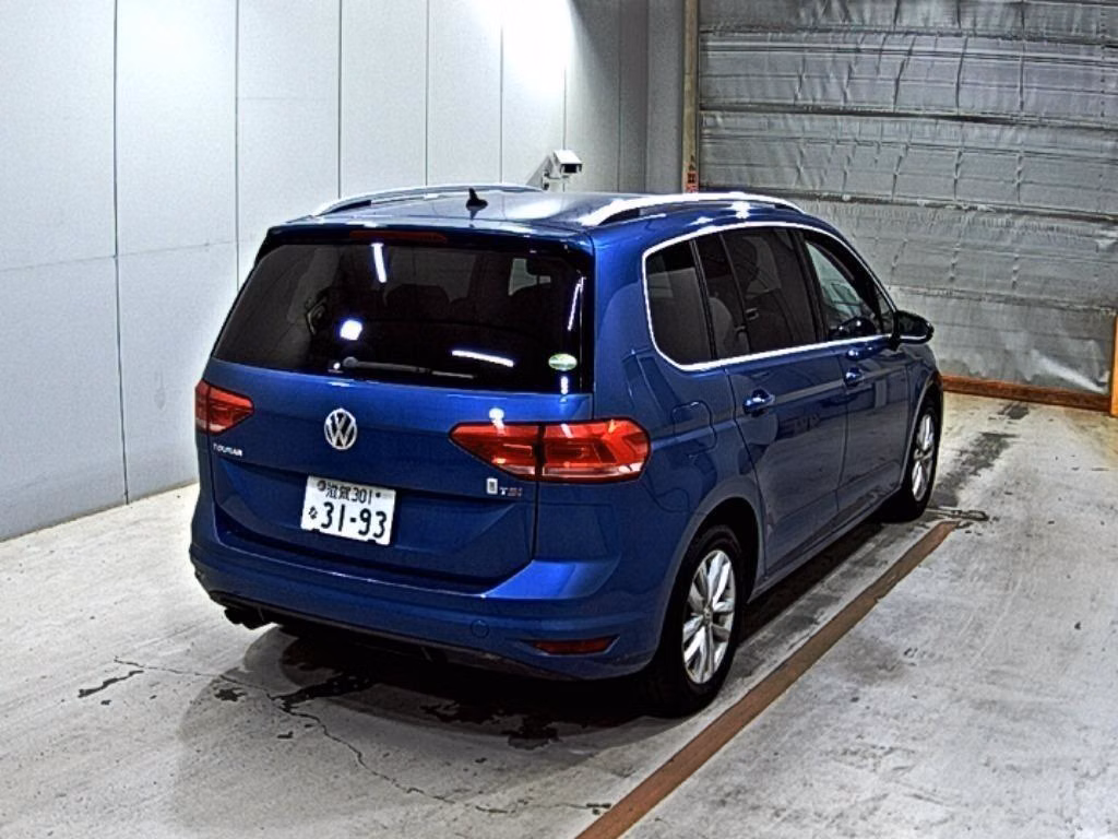 VOLKSWAGEN TOURAN