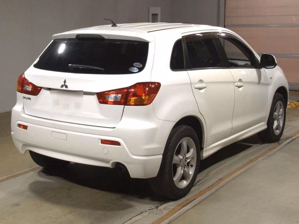 MITSUBISHI RVR
