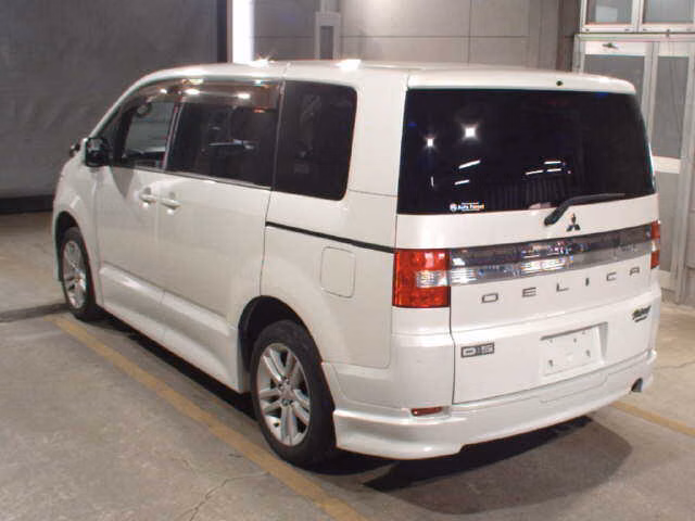 MITSUBISHI DELICA D:5