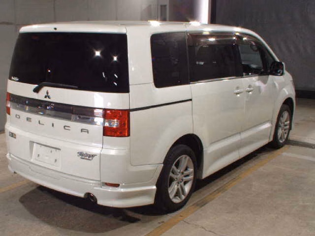 MITSUBISHI DELICA D:5