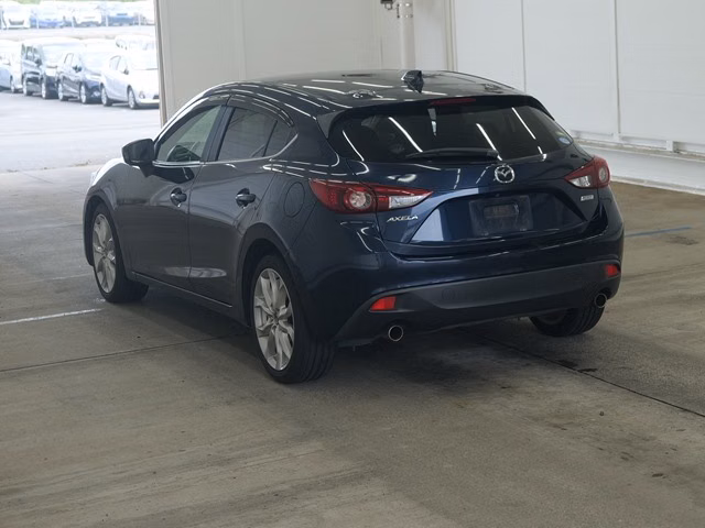 MAZDA AXELA