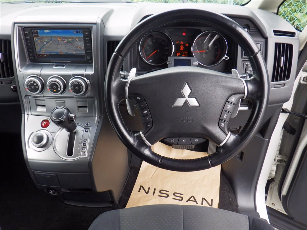 MITSUBISHI DELICA D:5