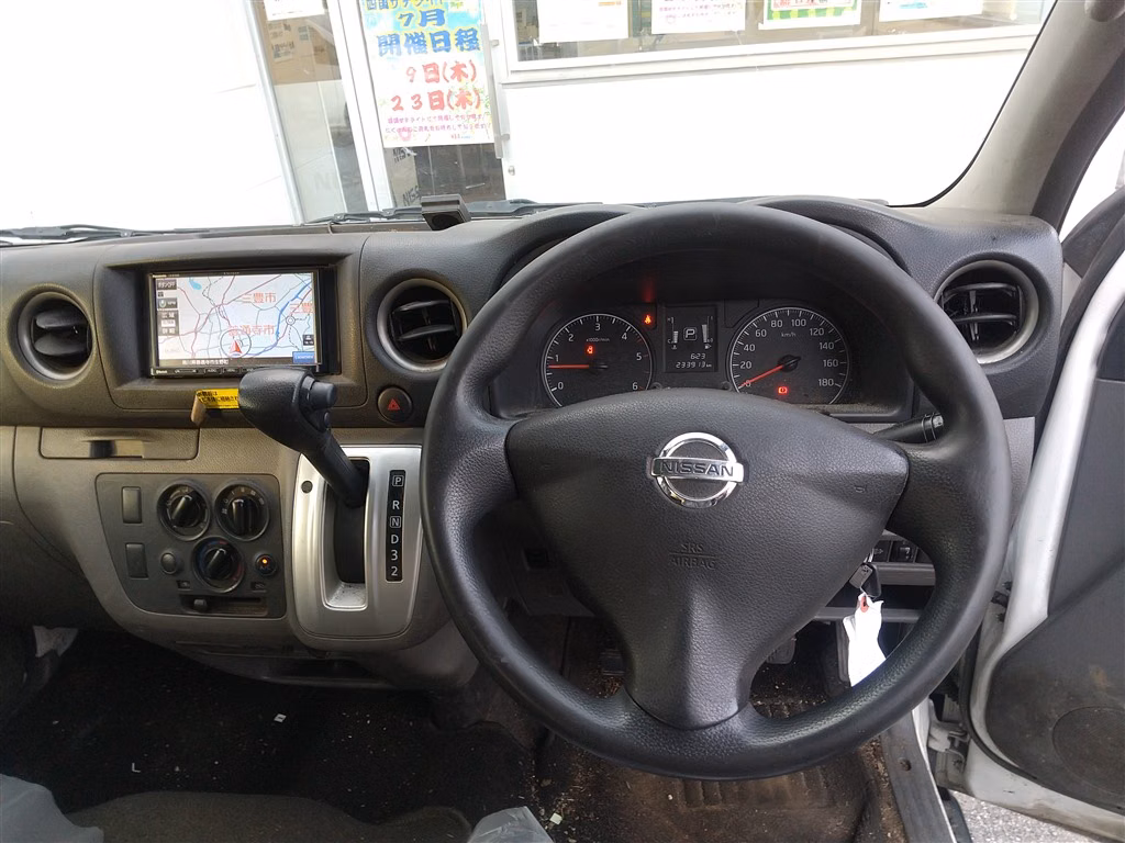 NISSAN NV350 CARAVAN
