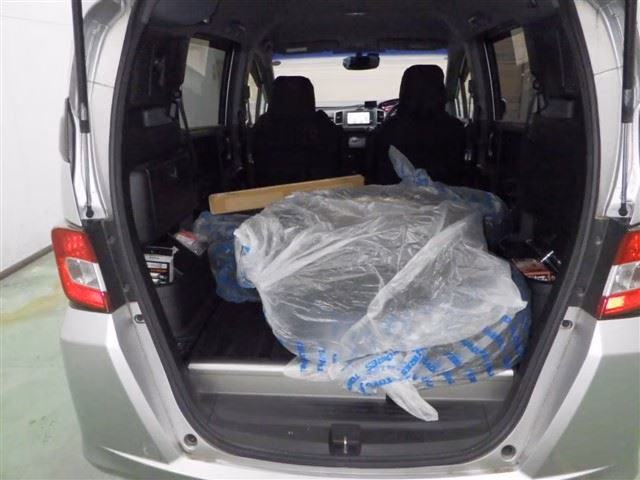 HONDA FREED SPIKE