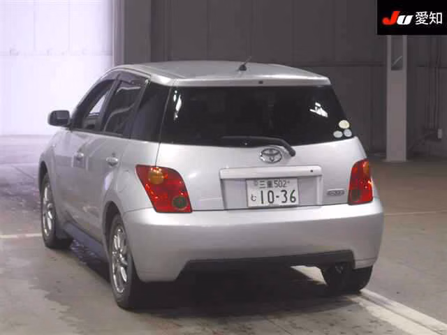 TOYOTA IST