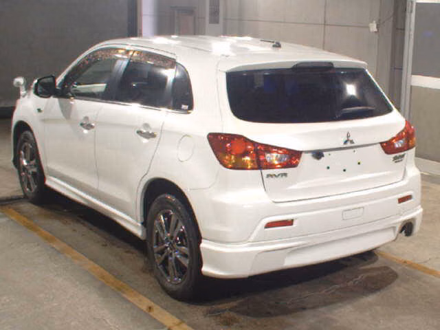 MITSUBISHI RVR