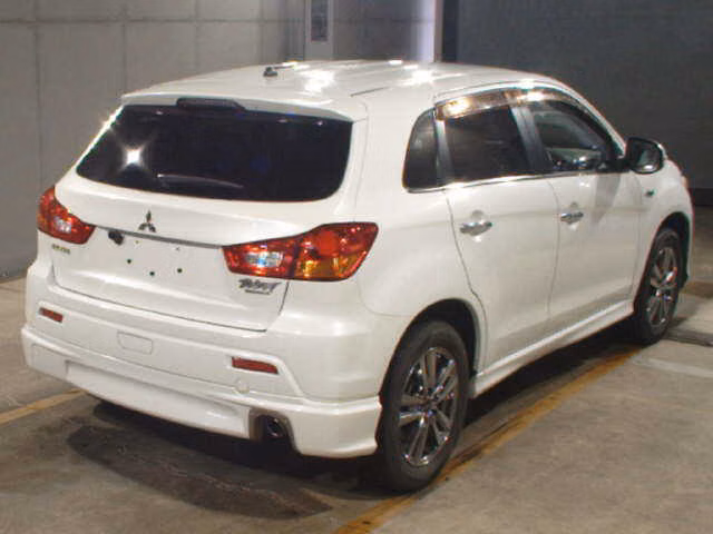 MITSUBISHI RVR