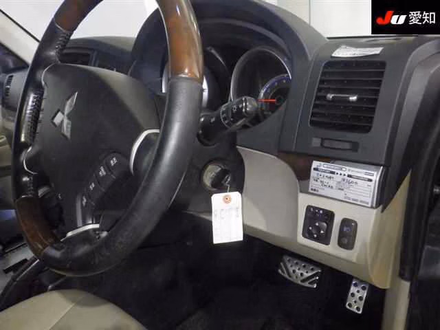 MITSUBISHI PAJERO