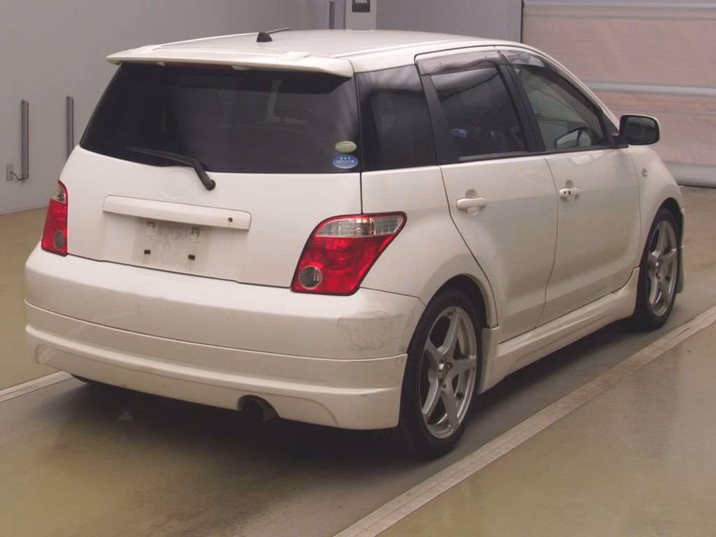 TOYOTA IST