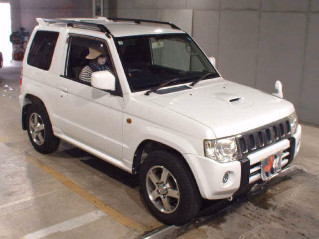 MITSUBISHI PAJERO MINI