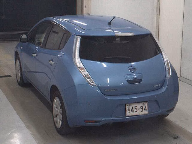 NISSAN LEAF