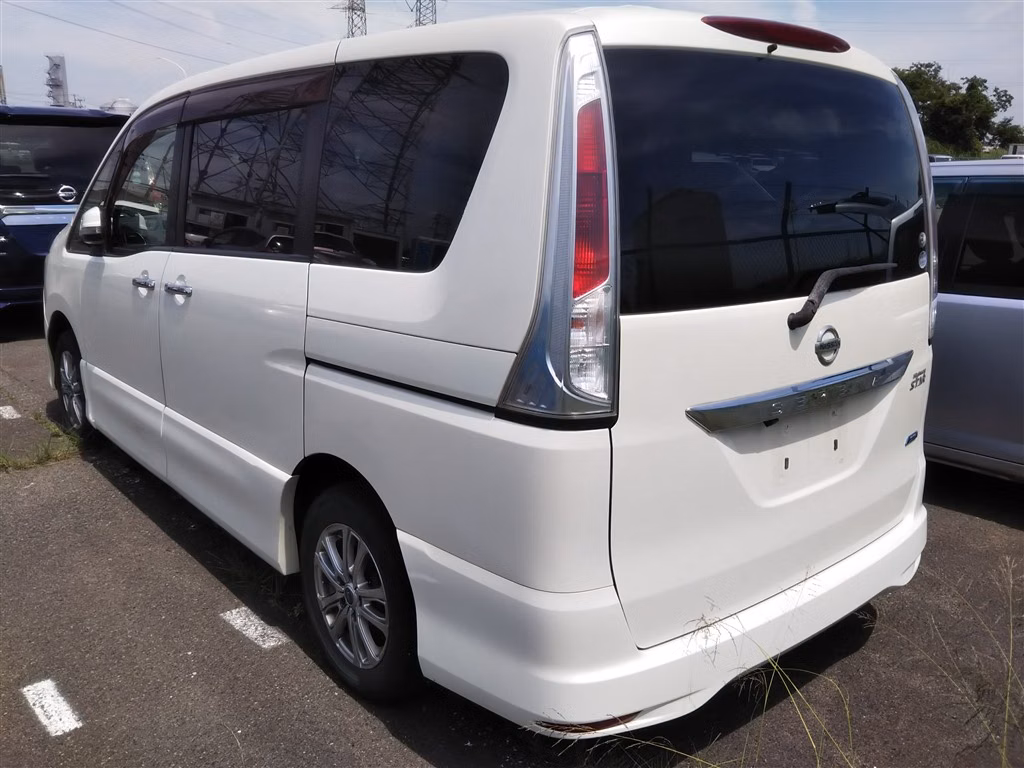 NISSAN SERENA
