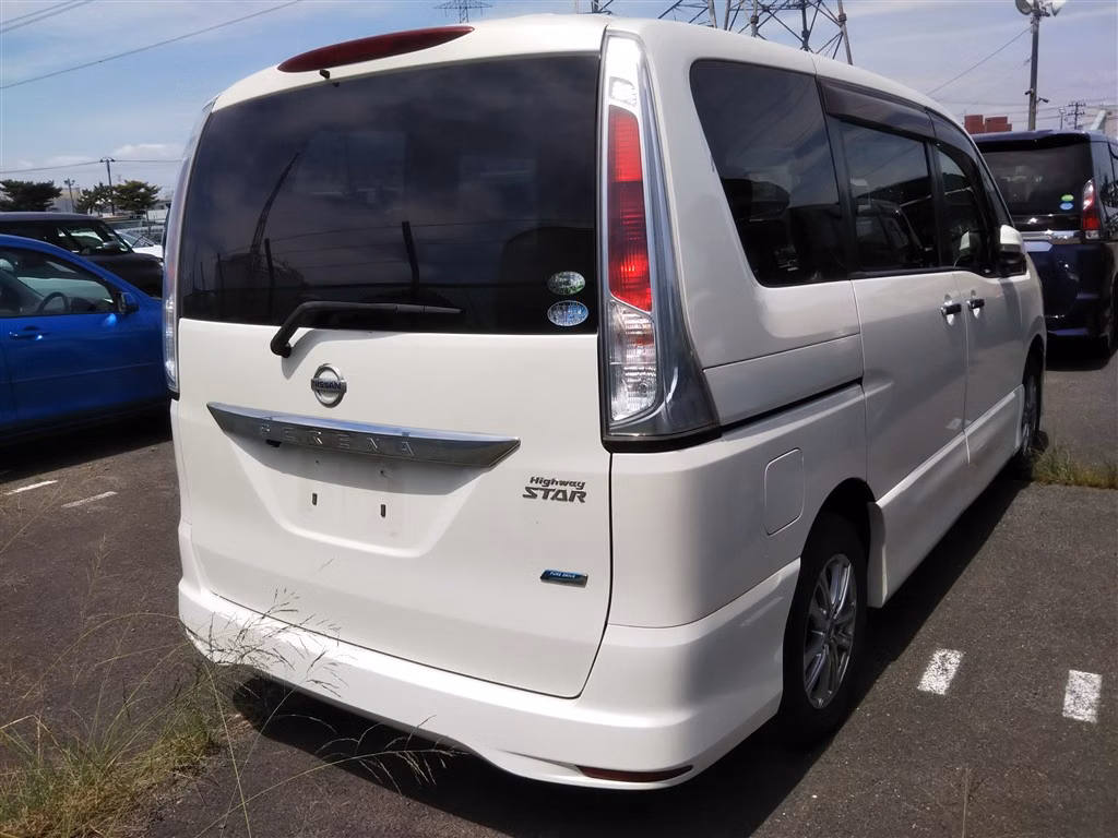 NISSAN SERENA