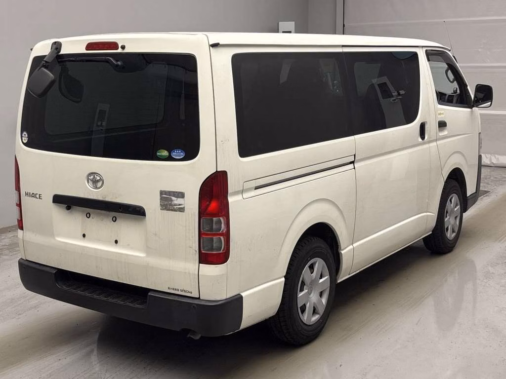 TOYOTA REGIUS ACE