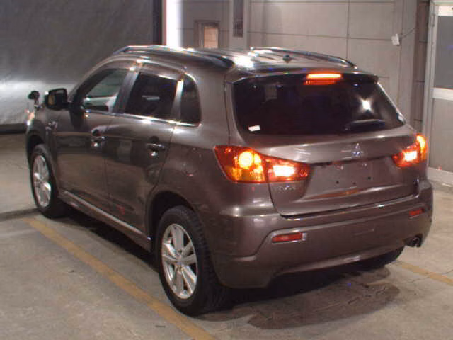 MITSUBISHI RVR
