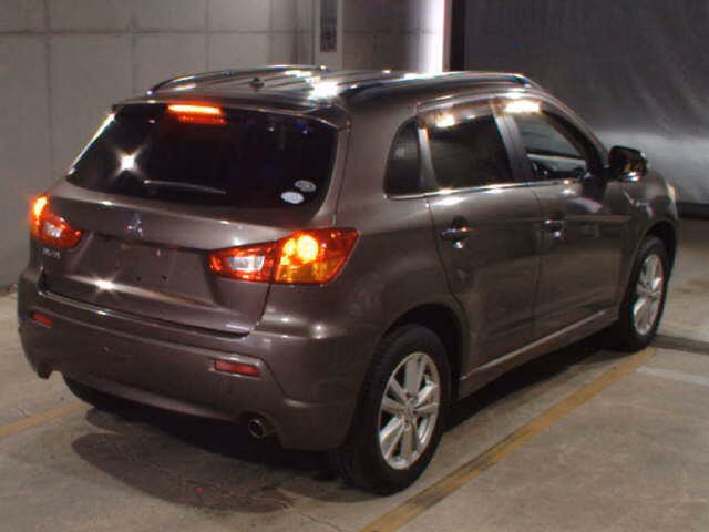 MITSUBISHI RVR