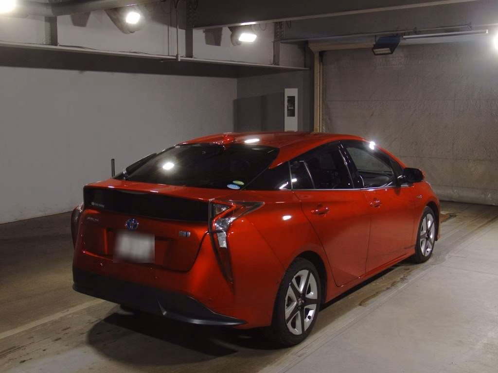 TOYOTA PRIUS