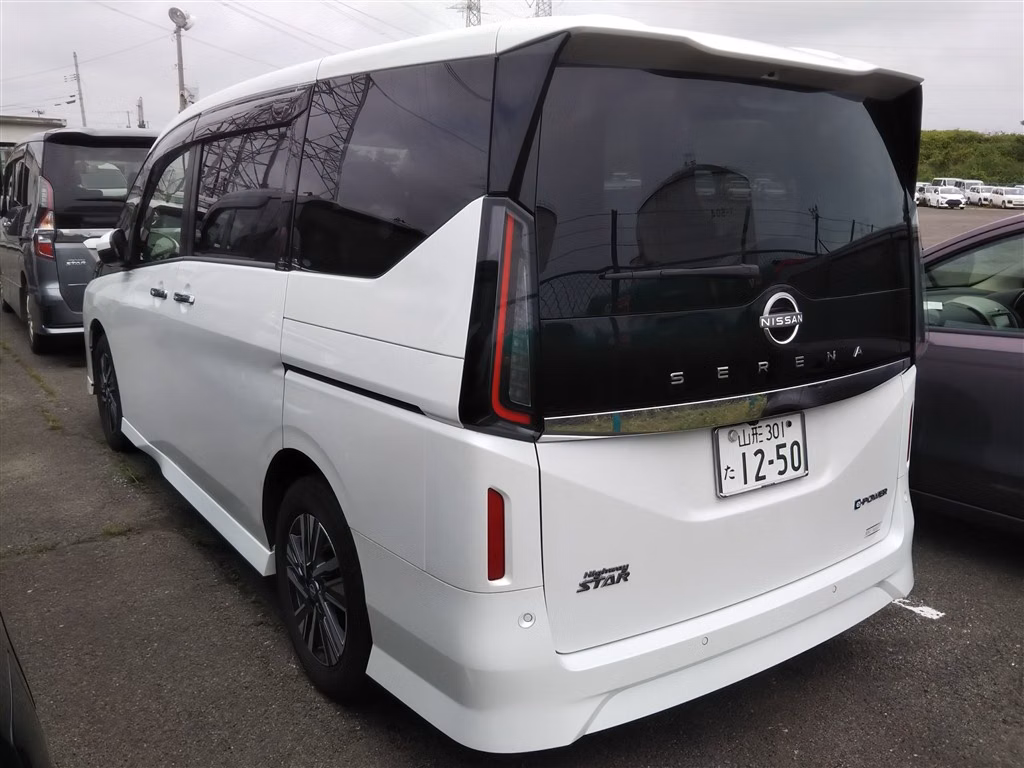 NISSAN SERENA