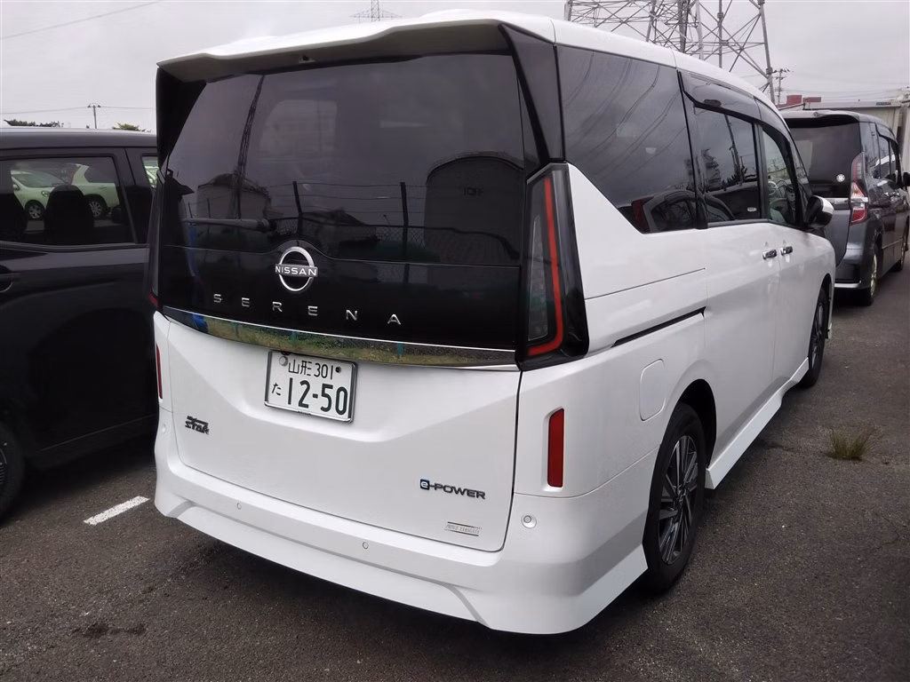 NISSAN SERENA