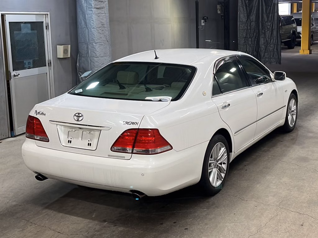 TOYOTA CROWN