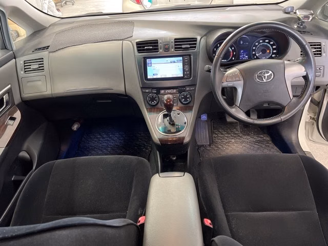 TOYOTA MARK X ZIO